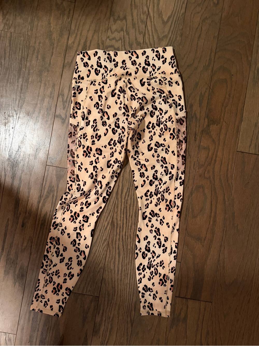 NWT Fabletics Leopard Print Active Leggings with Side Mesh Panels - Picture 4 of 6